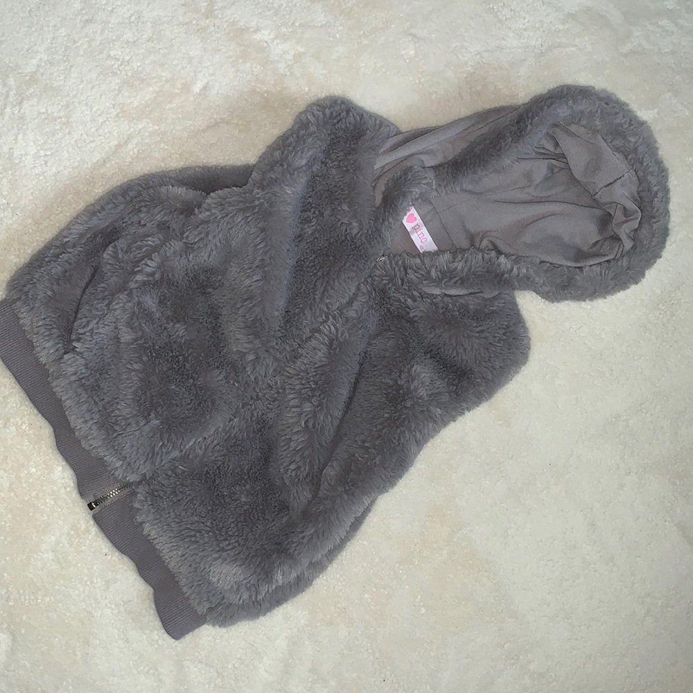 Girls Size 3T faux fur vest